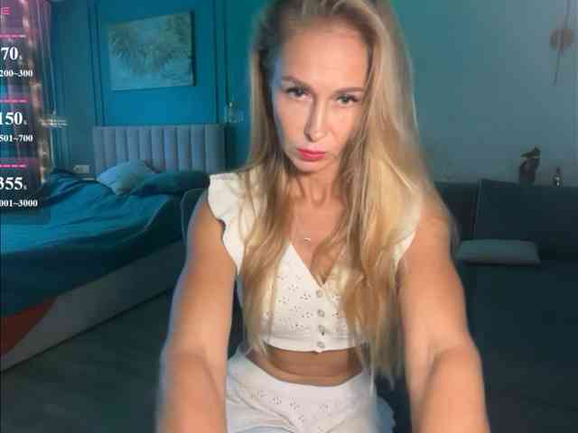 GloriaNoor Sex Cam Show
