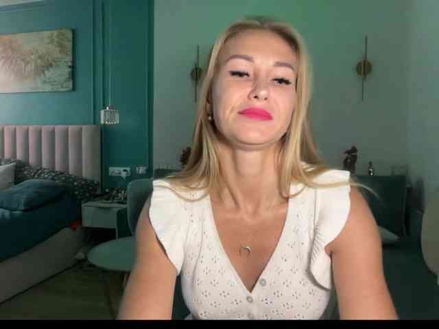 GloriaNoor webcam