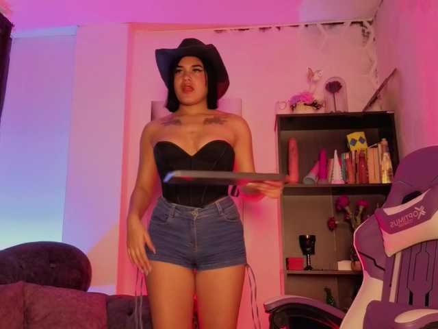 Amara-Rosee live webcam show