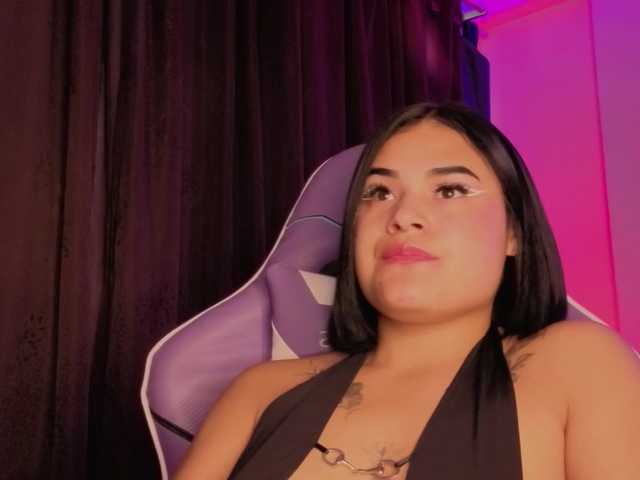 Amara-Rosee live cam on BongaCams
