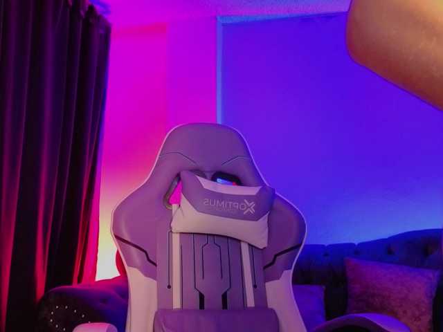 Amara-Rosee live cam on BongaCams