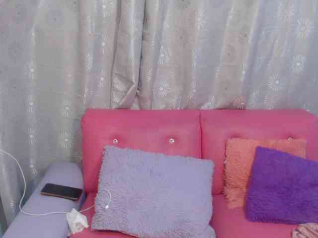 Lunasantana01's cam show statistics and live stream
