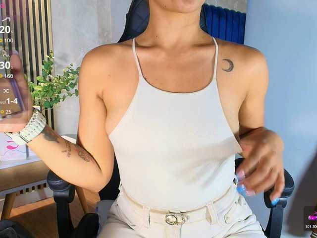 Vittoria-Contii live cam on BongaCams