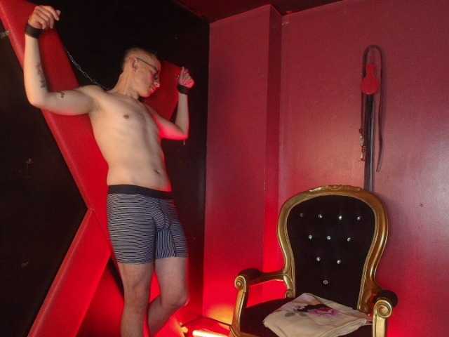DheGoast live cam on BongaCams