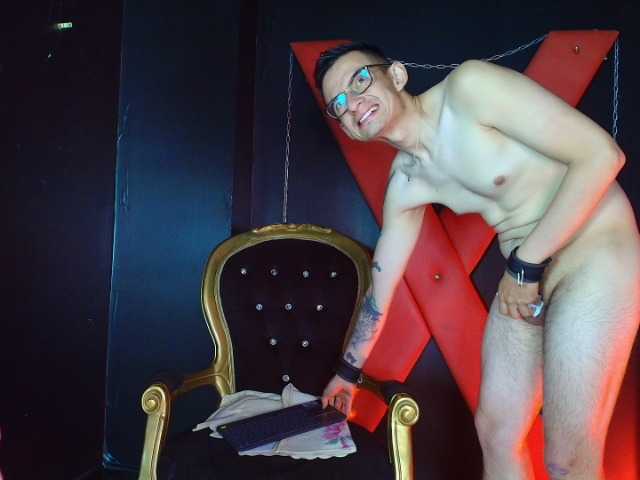 DheGoast live cam on BongaCams