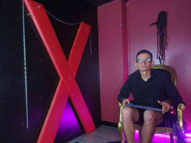 DheGoast Live Webcam on BongaCams