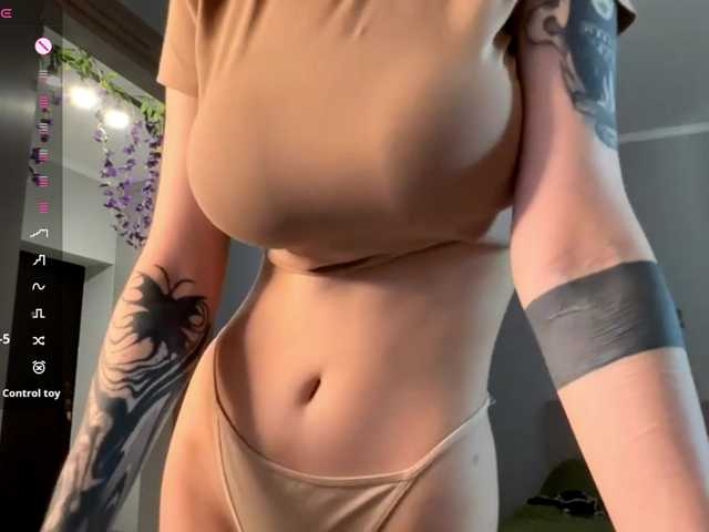 PatricaRowlee live cam on BongaCams