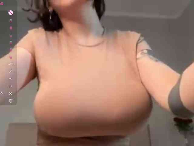 Patricarowlee's cam show statistics and live stream