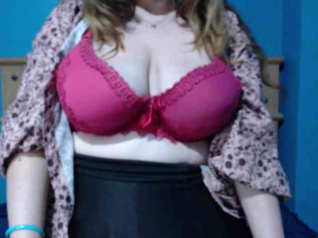 MaryseMalone webcam