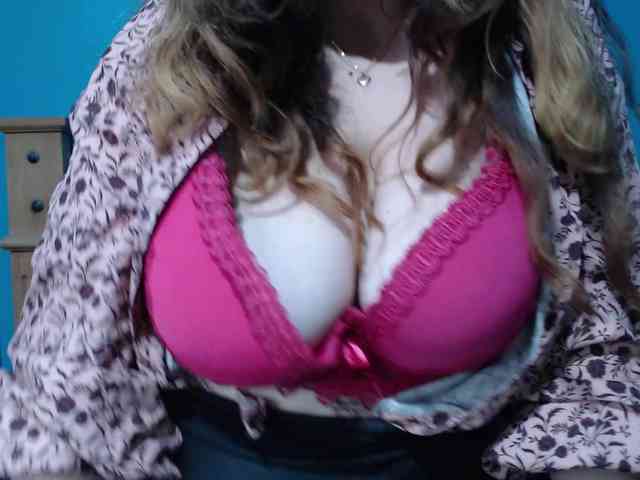 MaryseMalone webcam