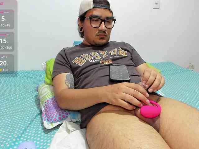 Axelhornyy Sex Cam Show