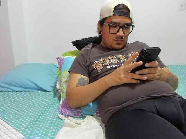 Axelhornyy Sex Cam Show