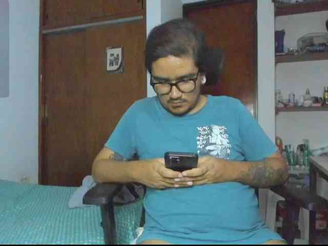 Axelhornyy Sex Cam Show