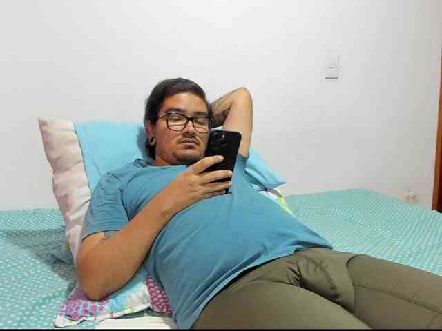 Axelhornyy Sex Cam Show
