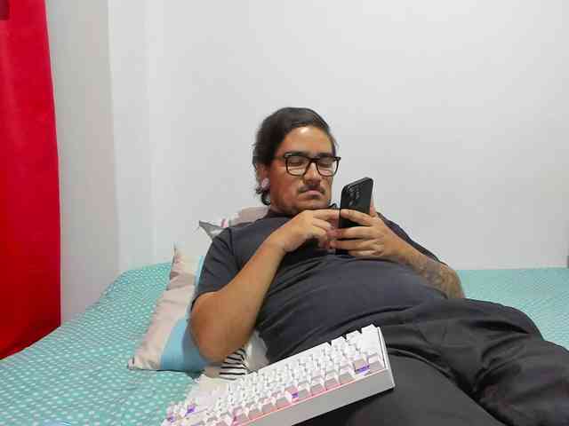 Axelhornyy Sex Cam Show