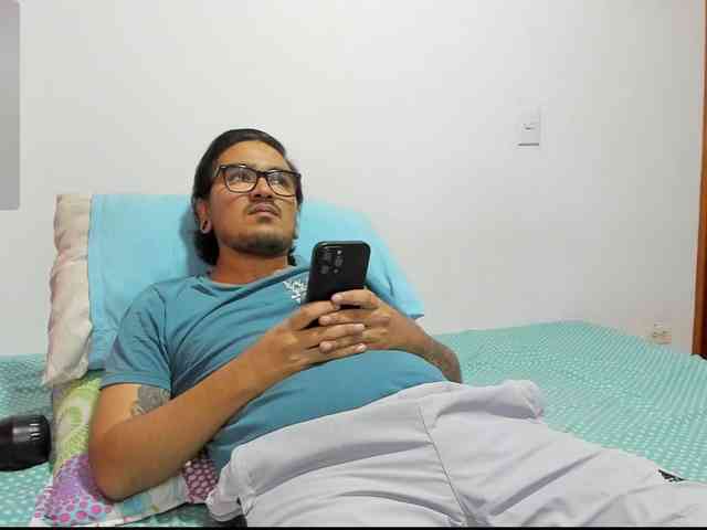 Axelhornyy Sex Cam Show