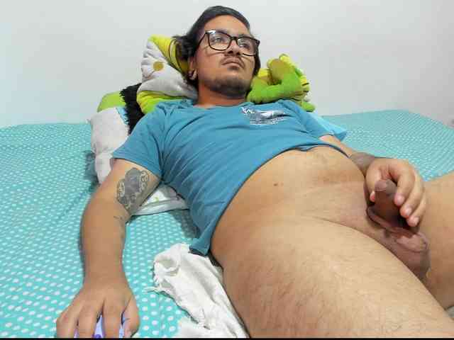 Axelhornyy Sex Cam Show