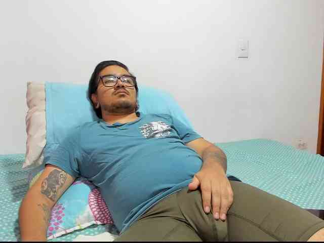 Axelhornyy Sex Cam Show
