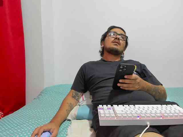 Axelhornyy