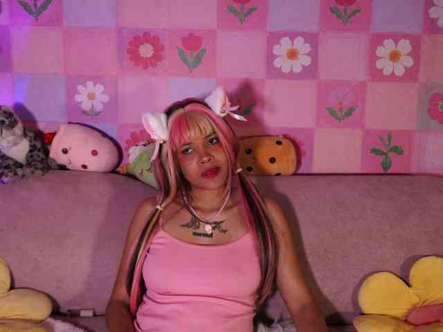 OnlyMiuu webcam