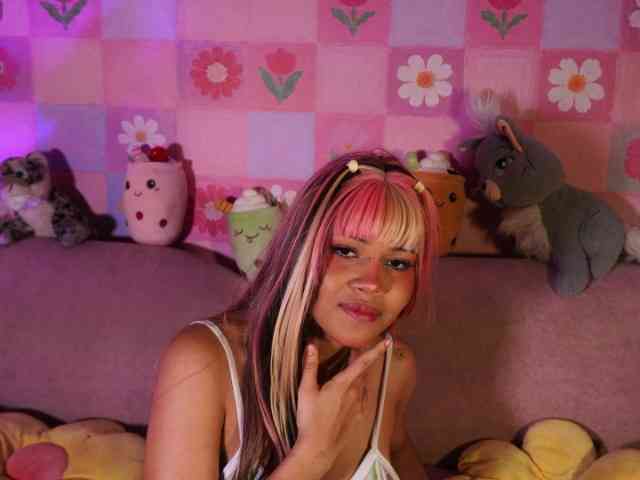 OnlyMiuu webcam