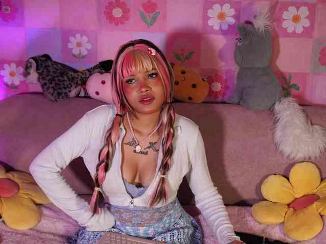 OnlyMiuu webcam