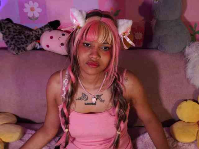 OnlyMiuu webcam