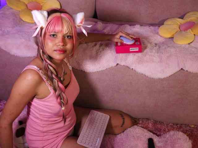 OnlyMiuu webcam