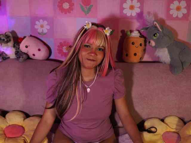 OnlyMiuu webcam