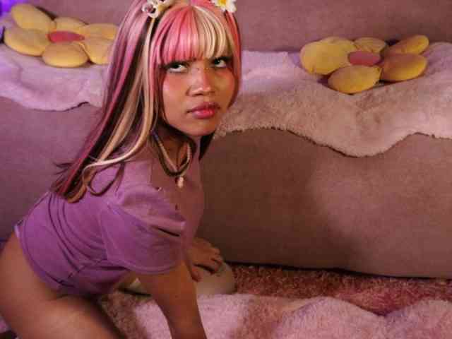 OnlyMiuu webcam