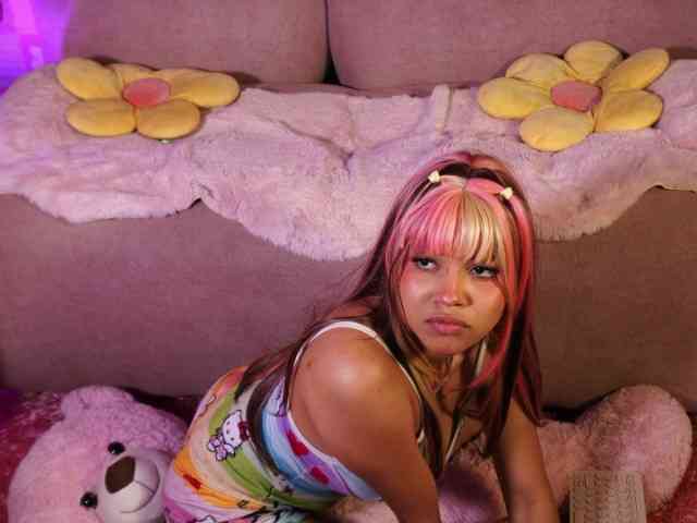 OnlyMiuu webcam