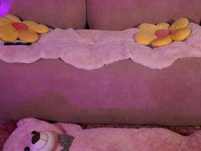 OnlyMiuu webcam