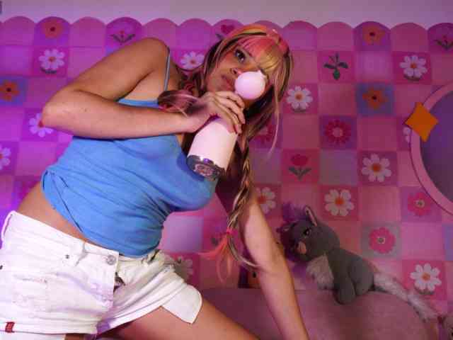 OnlyMiuu webcam