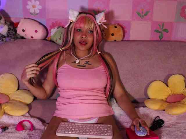 OnlyMiuu webcam