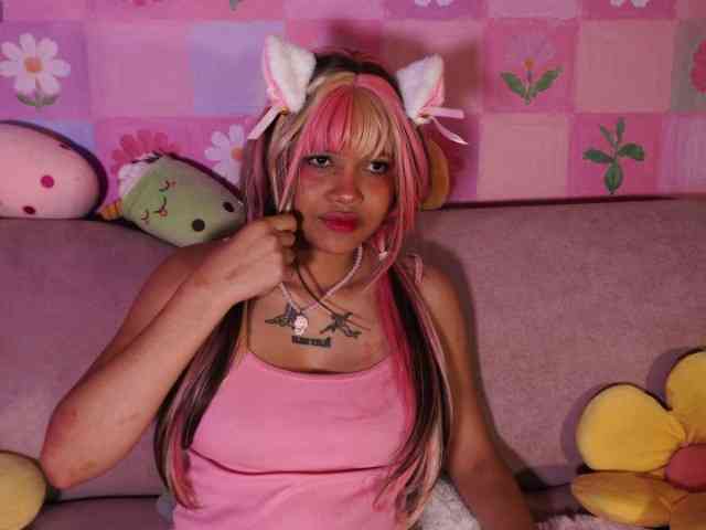 OnlyMiuu webcam