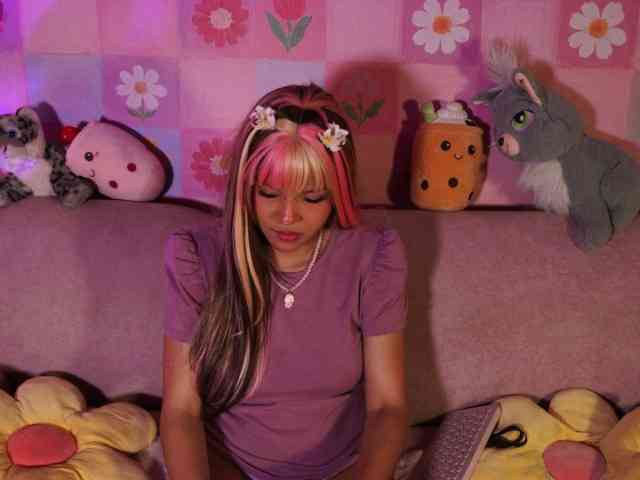 OnlyMiuu webcam