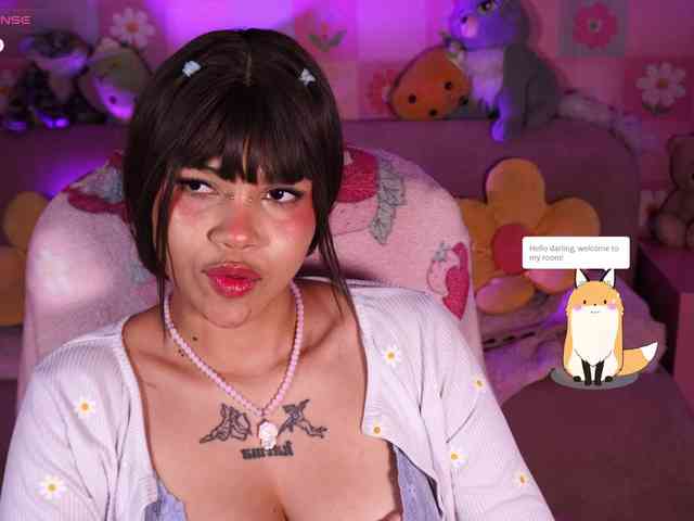 OnlyMiuu webcam