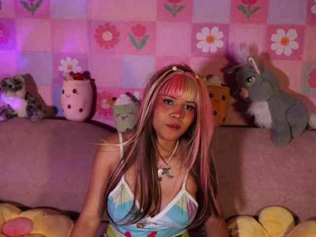 OnlyMiuu webcam