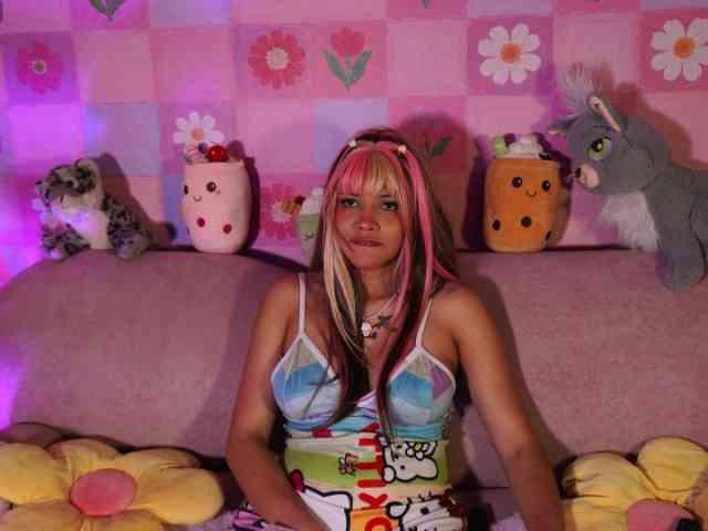 OnlyMiuu webcam