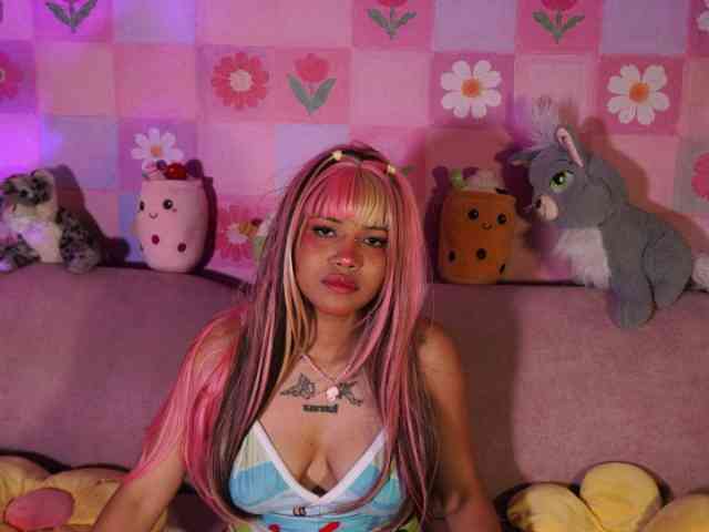 OnlyMiuu webcam