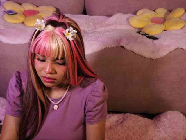 OnlyMiuu webcam
