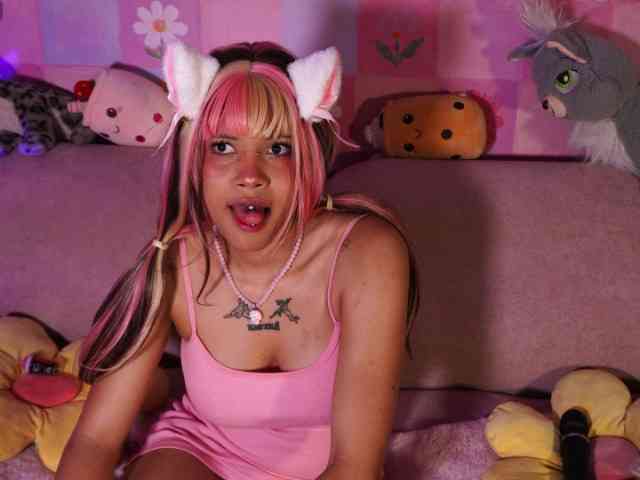 OnlyMiuu webcam