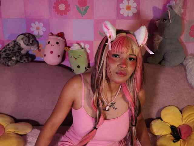 OnlyMiuu webcam