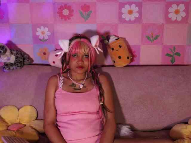 OnlyMiuu webcam