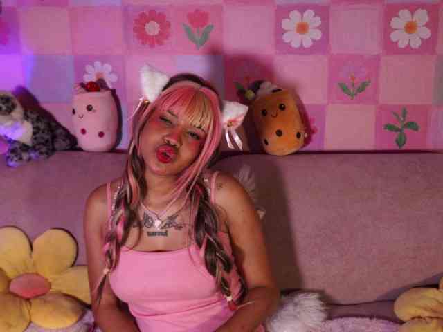 OnlyMiuu webcam