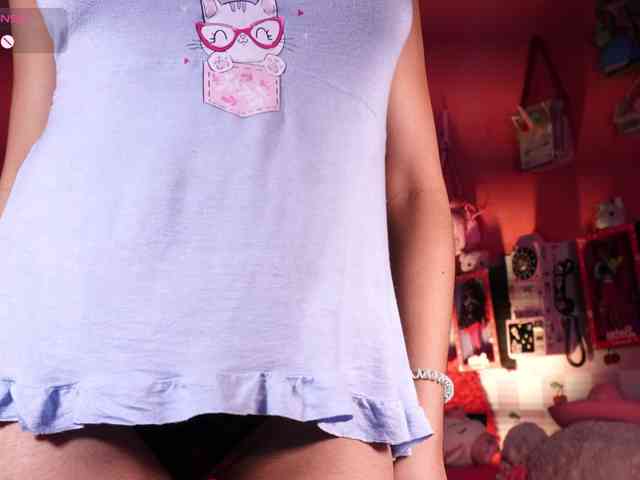 OnlyMiuu webcam