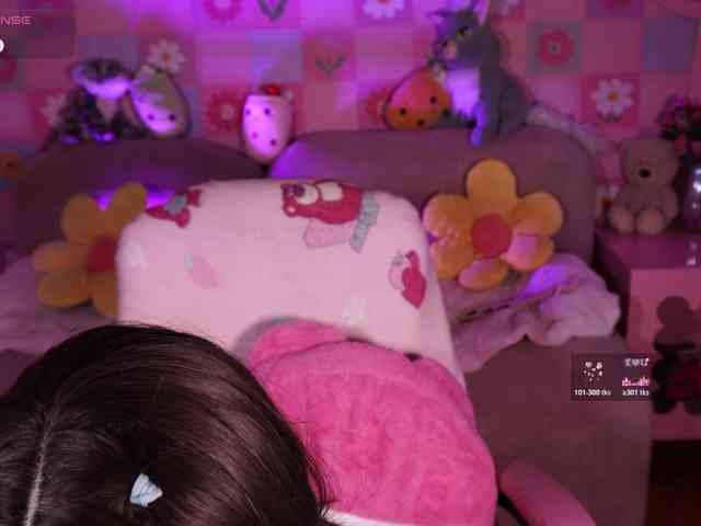 OnlyMiuu webcam