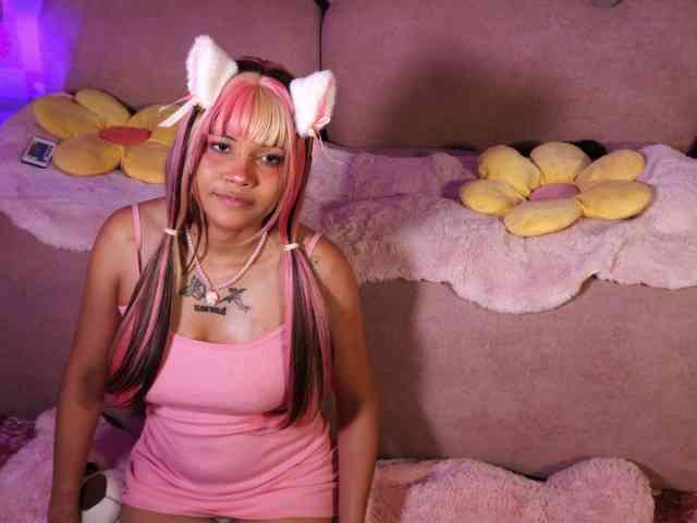 OnlyMiuu webcam
