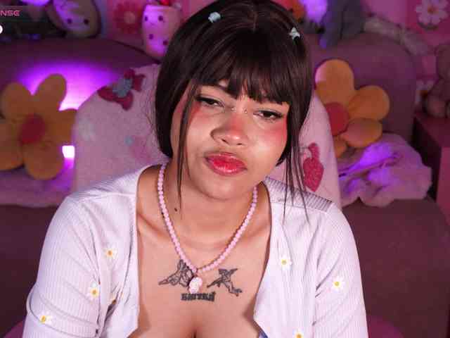 OnlyMiuu webcam