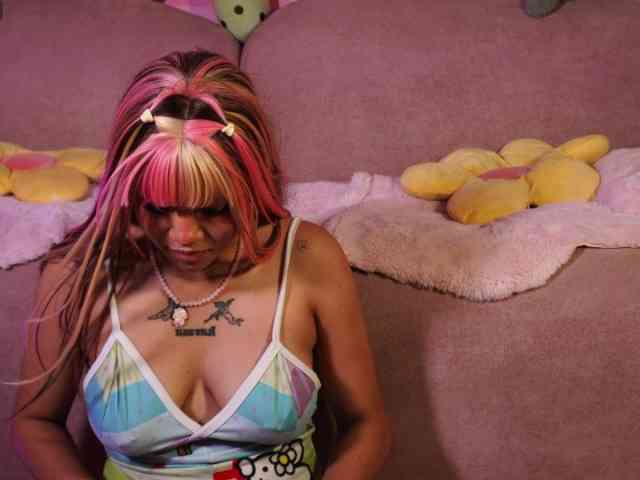 OnlyMiuu webcam